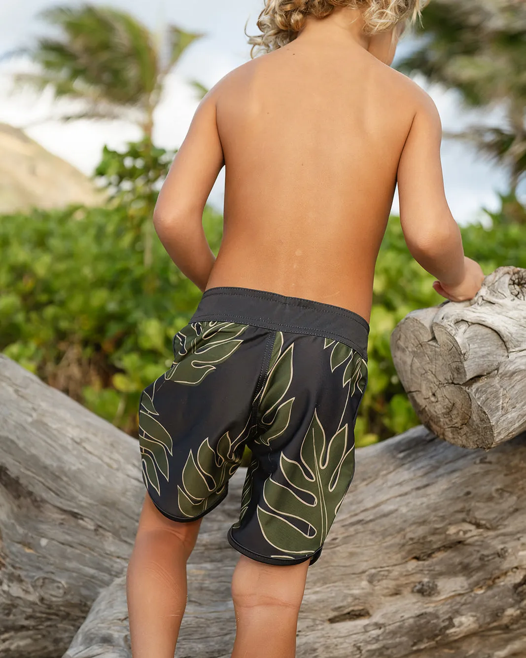 Kaikanialea Boys Boardies | Stretchy & Adjustable Waistband, Quick-Drying | Made from Regenerated Ocean Waste | Ullu Eleele