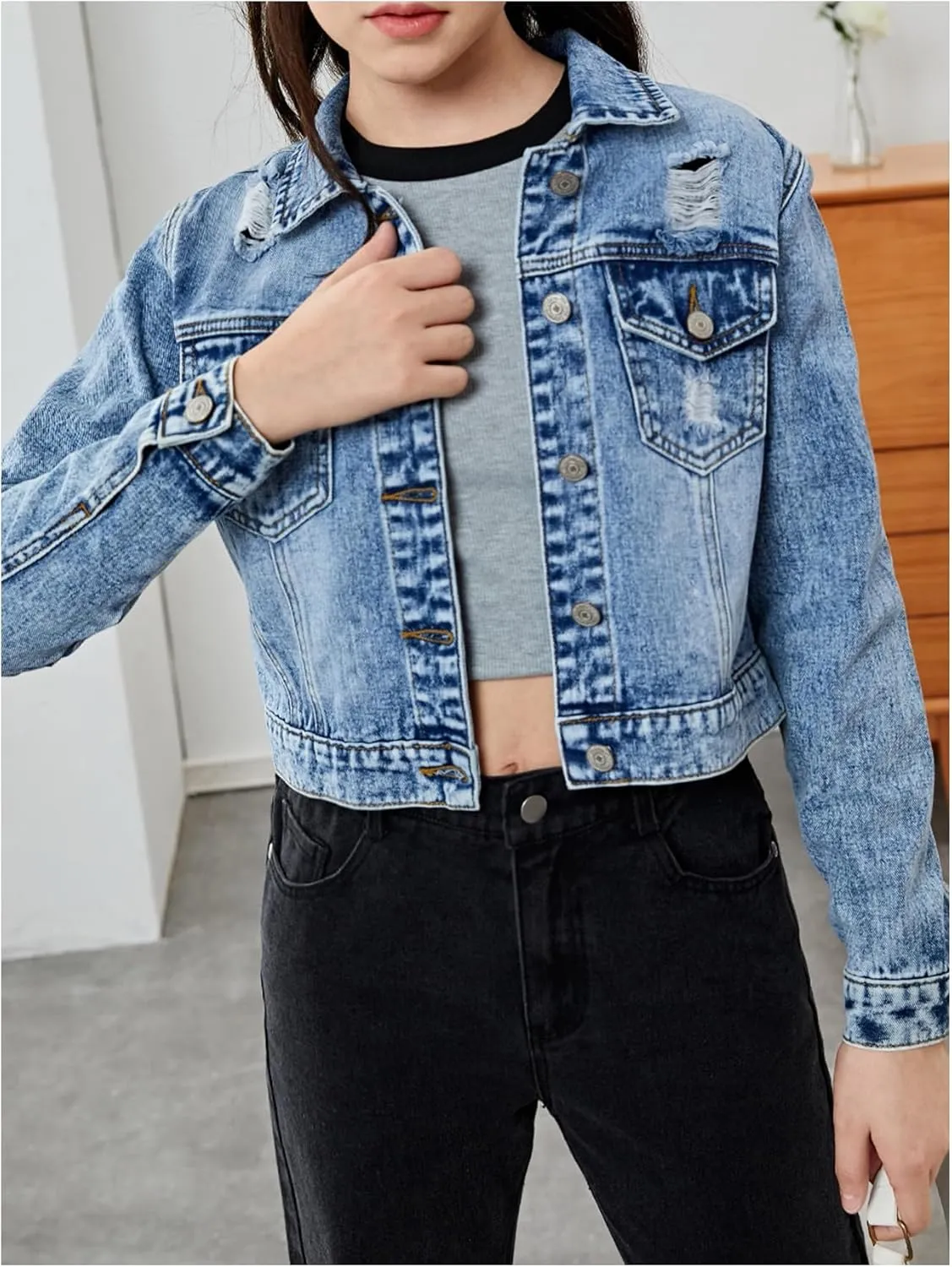 Verdusa Girl's Ripped Button Front Long Sleeve Flap Pocket Collared Denim Jacket Coats